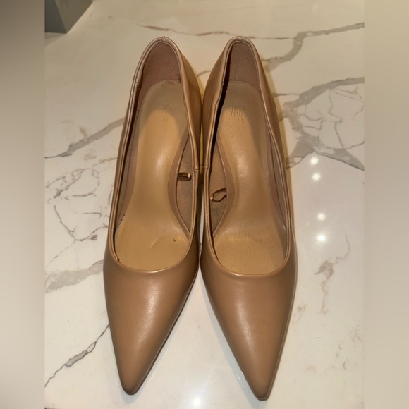 H&M Classic Brown Heels - Picture 1 of 5